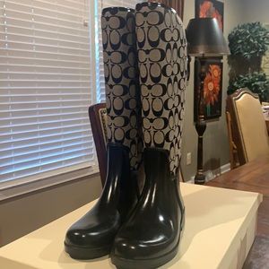 Coach tall back lace up Rainboot… size 9M